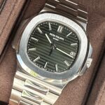Patek Philippe Nautilus 5711/1A, GREEN FACTORY Dial ! Box & Extract + Orig Blue Dial, Cal. 315, TOP - Image 2